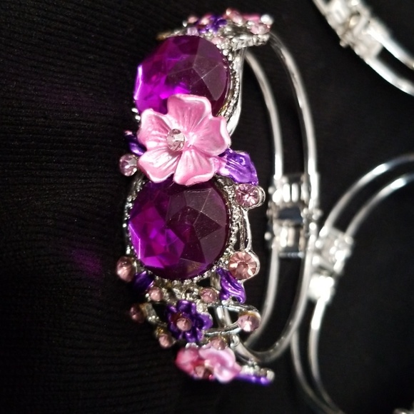 Bracelets - Picture 2 of 2